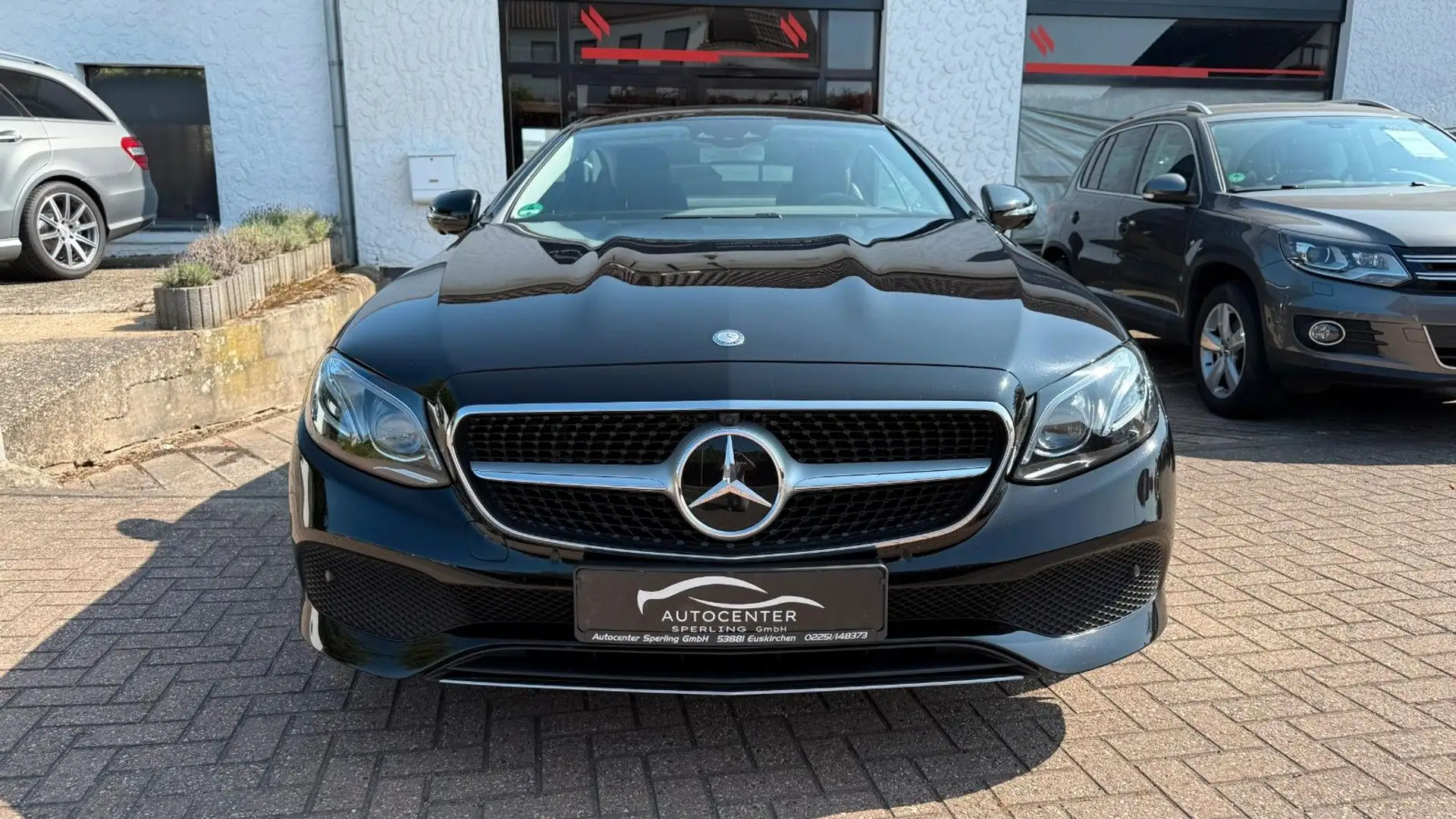 Mercedes-Benz E 200 Coupe Avantgarde*Widescreen*360*Burmester Schwarz - 2