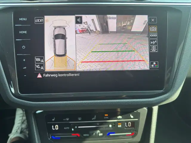 Volkswagen Tiguan view 12
