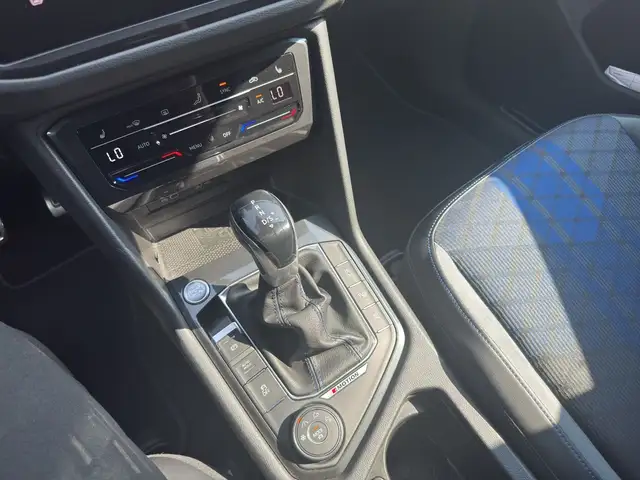 Volkswagen Tiguan view 11