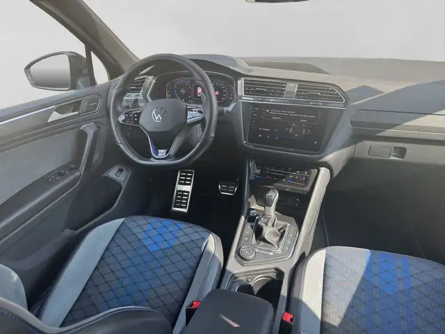 Volkswagen Tiguan view 5