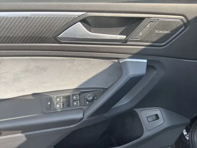 Volkswagen Tiguan view 8