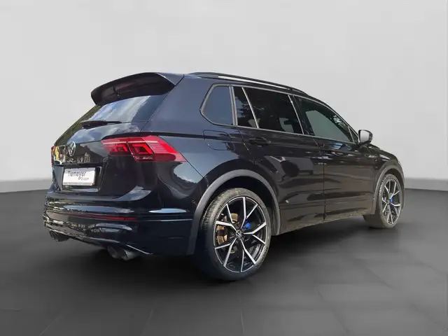 Volkswagen Tiguan view 3