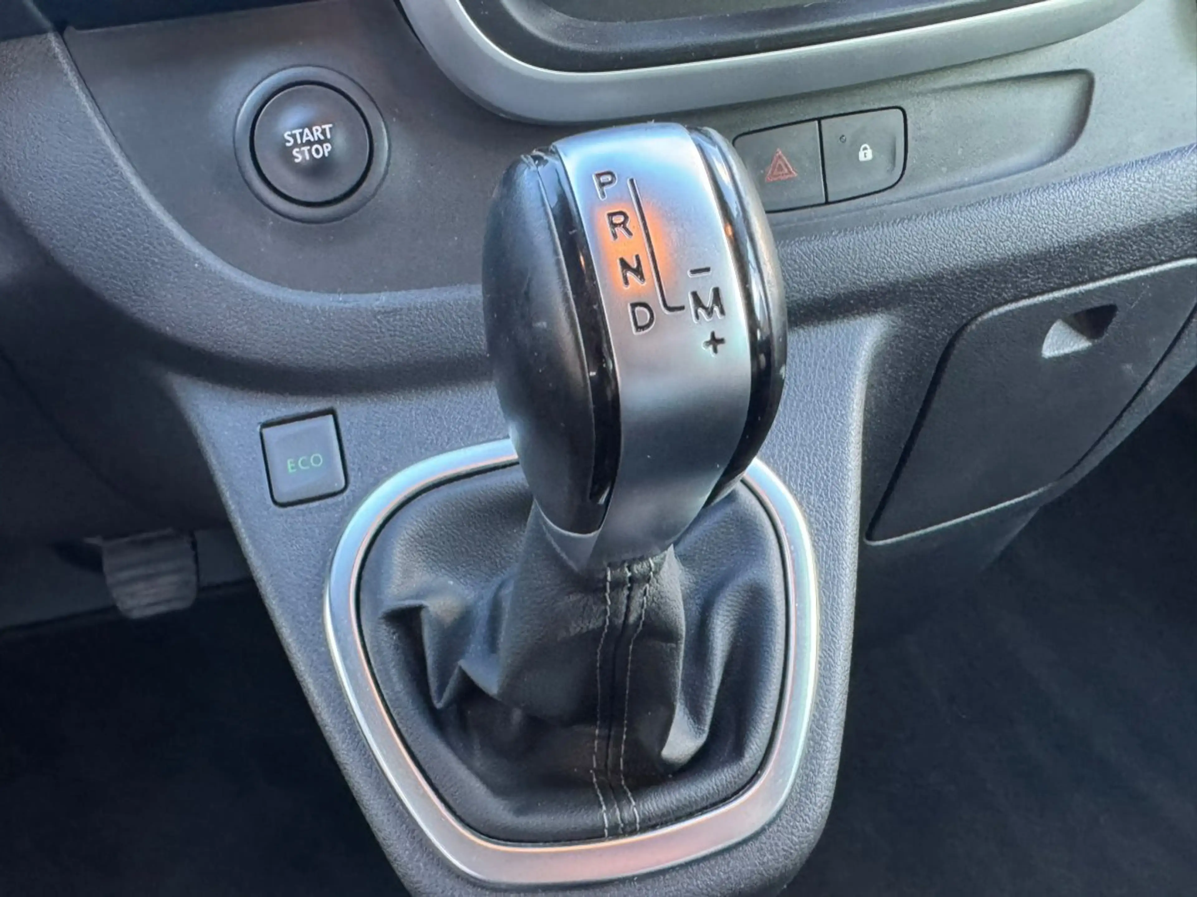 Nissan NV300 2,9t dCi 170 DPF L2H1 PREMIUM (EURO 6d-TEMP) 2,9t — photo 35