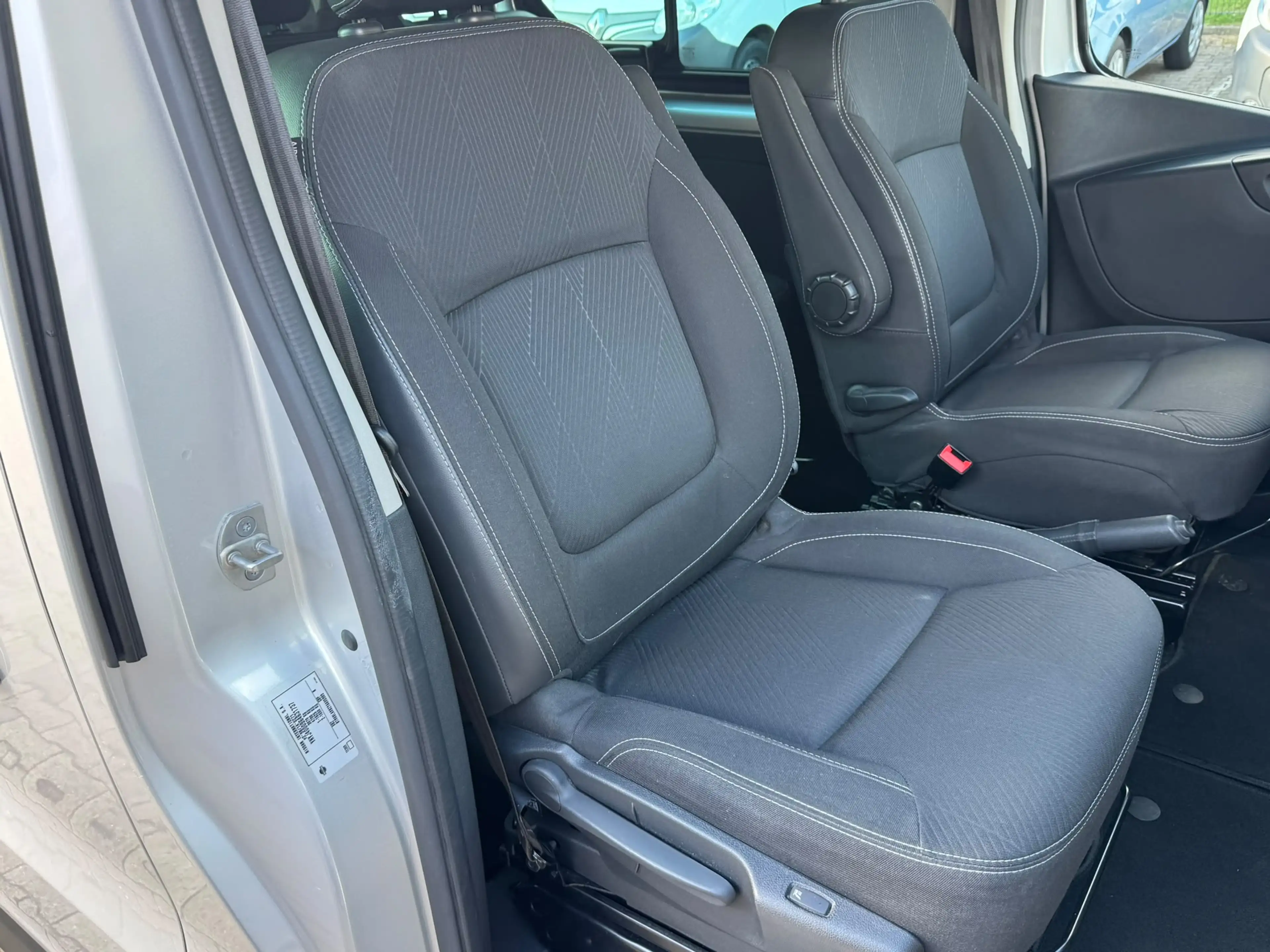 Nissan NV300 2,9t dCi 170 DPF L2H1 PREMIUM (EURO 6d-TEMP) 2,9t — photo 15