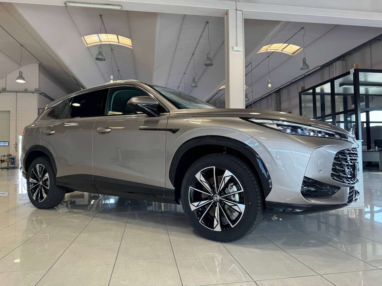 MG HS HEV Hybrid+ 224CV Luxury NUOVA DA IMMATRICOLARE