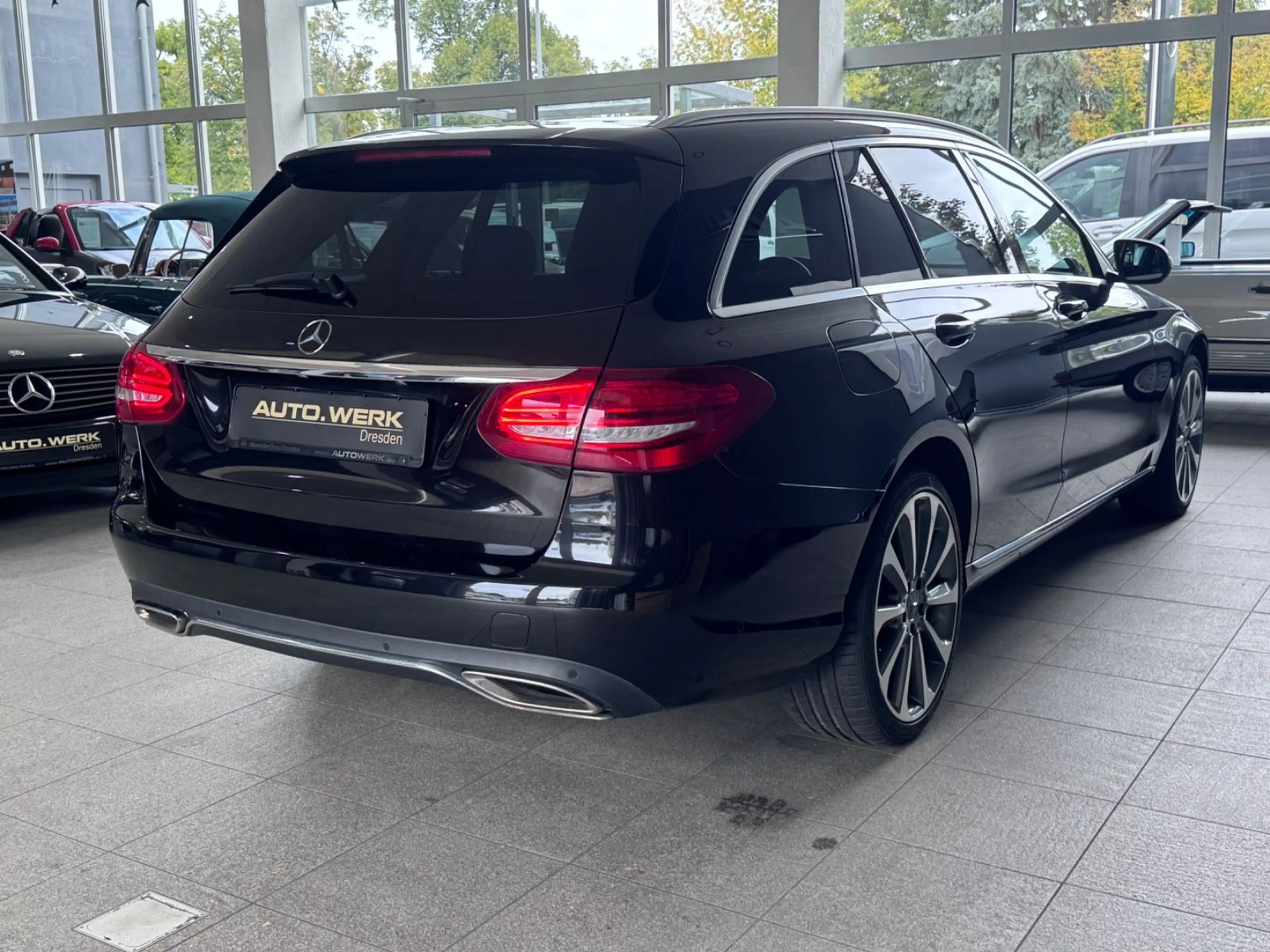 Mercedes-Benz C 250 T Avantgarde*360°KAMERA*PANORAMA*LED*LMF — photo 8