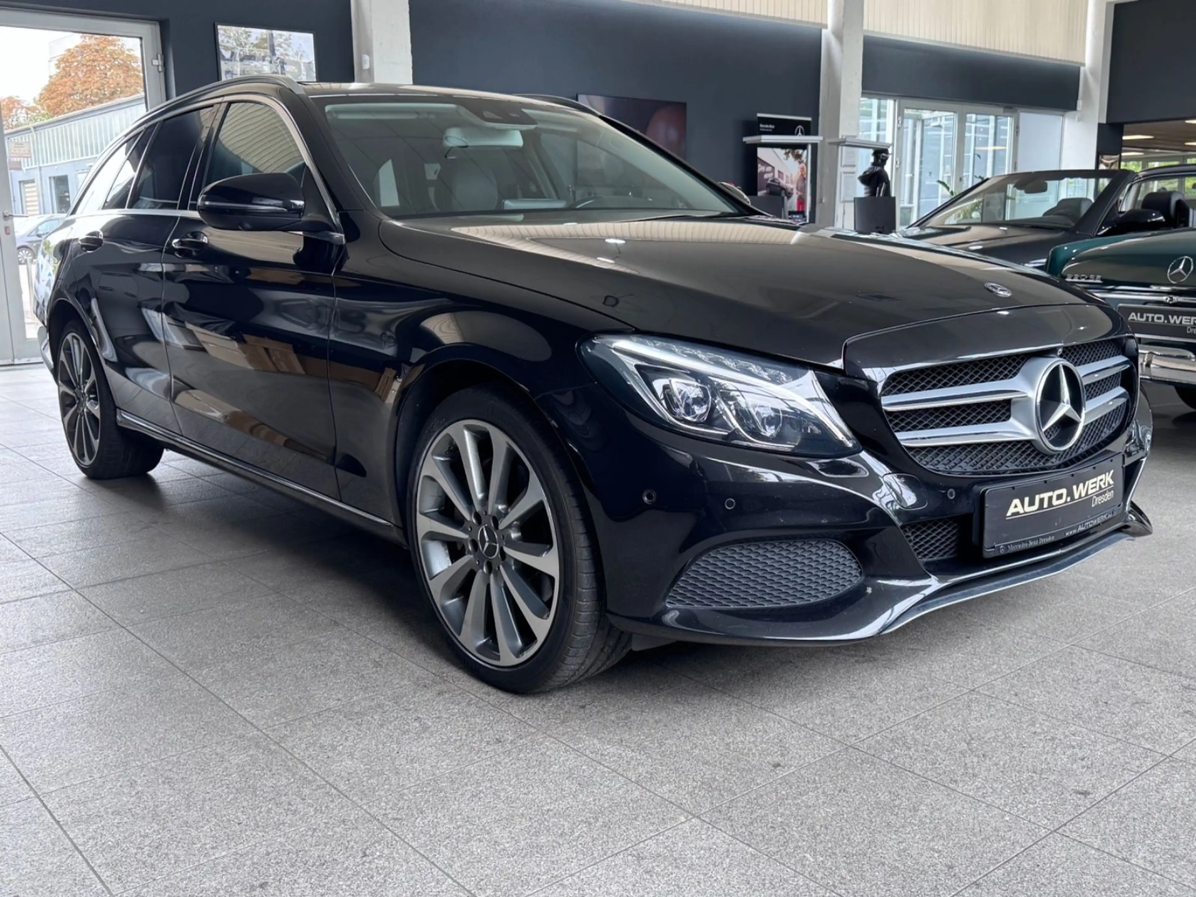 Mercedes-Benz C 250 T Avantgarde*360°KAMERA*PANORAMA*LED*LMF — photo 9