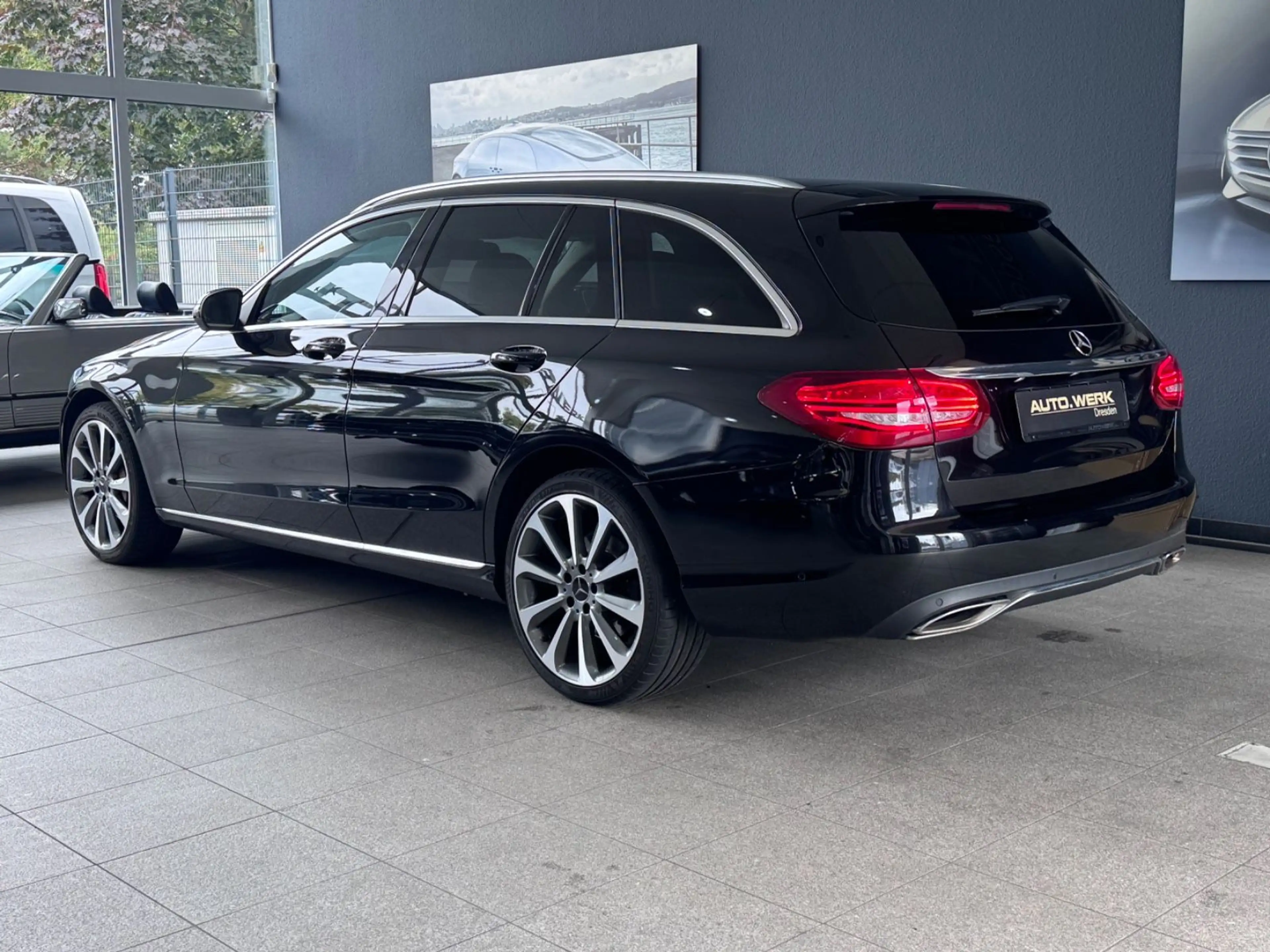 Mercedes-Benz C 250 T Avantgarde*360°KAMERA*PANORAMA*LED*LMF — photo 4