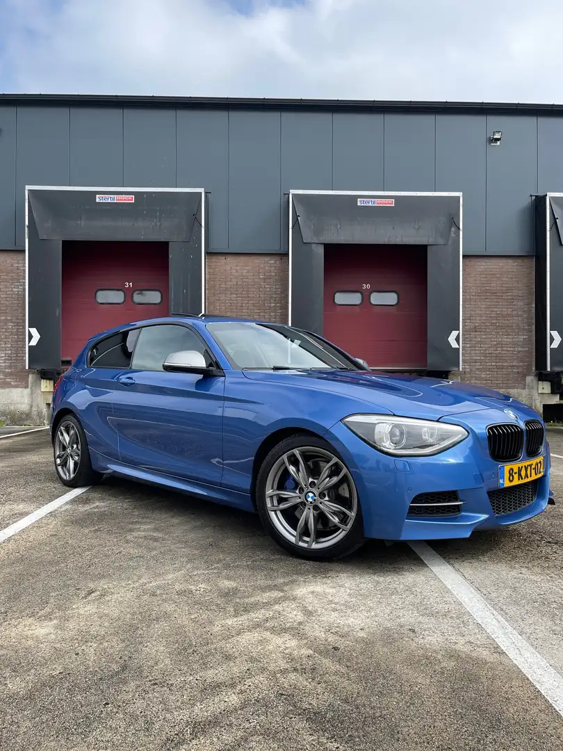 BMW 135 M135i Sport-Aut. Modrá - 1