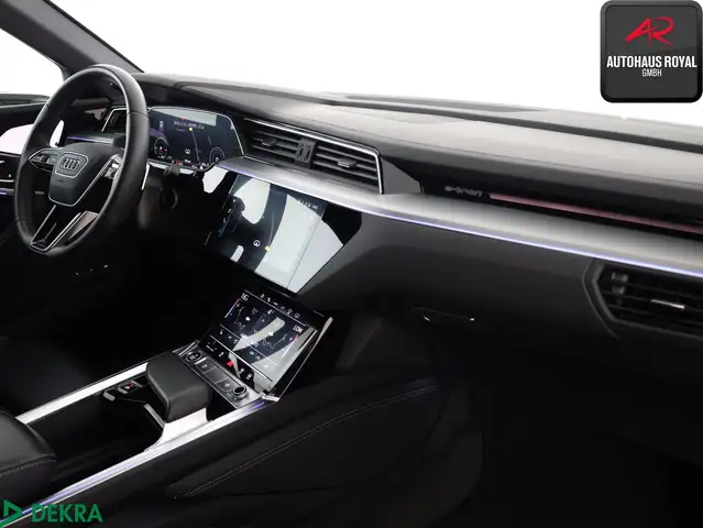 Audi E-Tron view 10