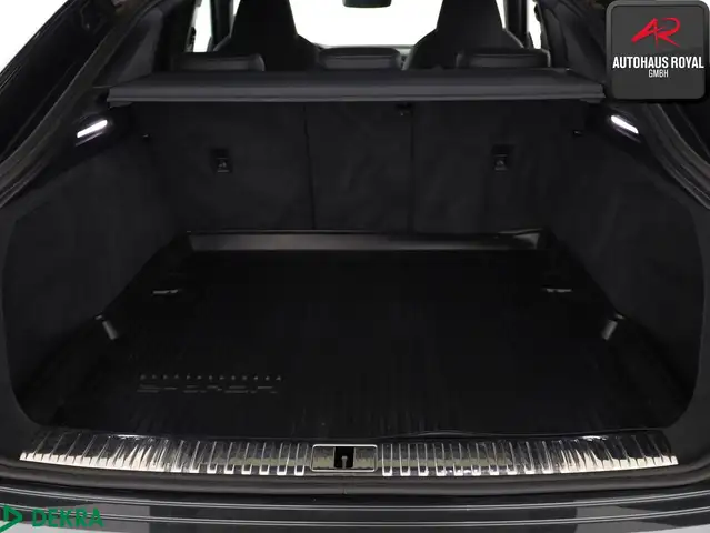 Audi E-Tron view 14