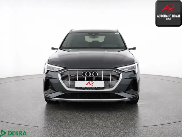 Audi E-Tron view 8