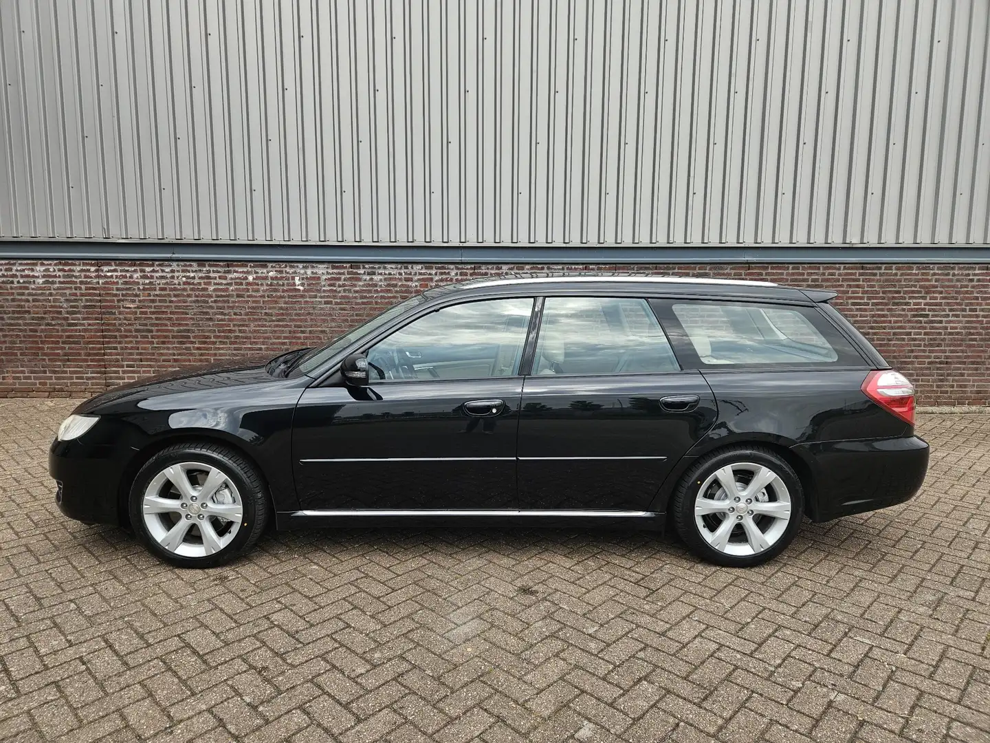 Subaru Legacy 3.0R H6 Executive Negro - 1