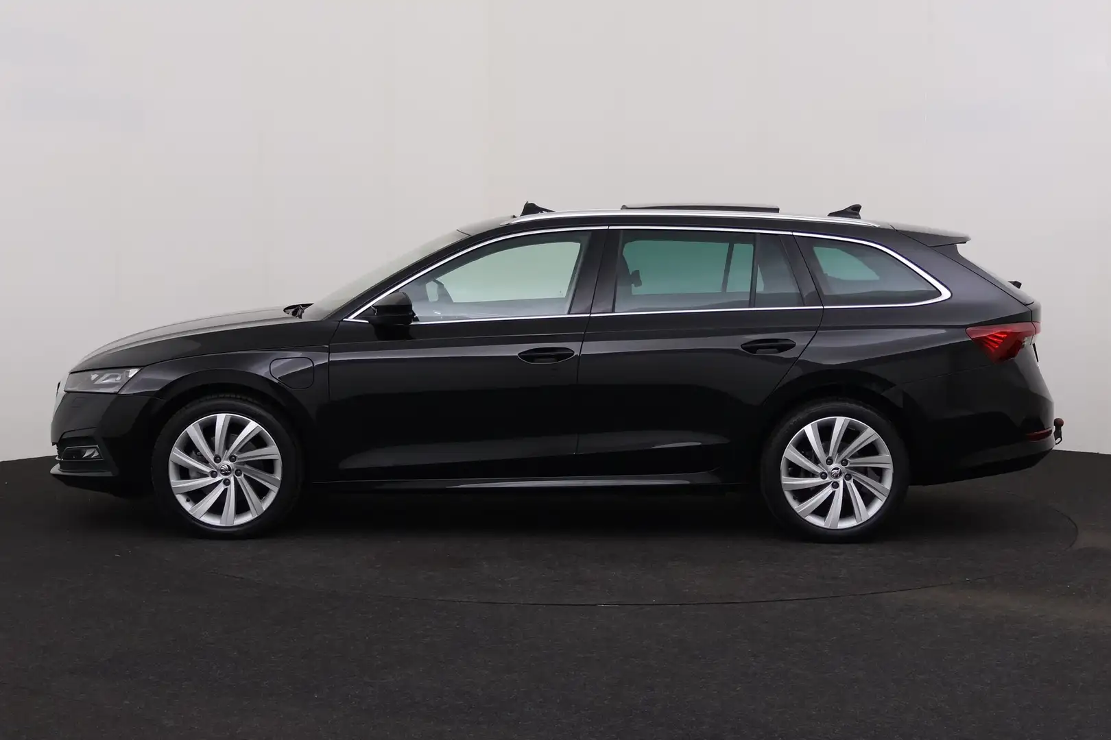 Skoda Octavia COMBI 1.4 TSI DSG PHEV CLEVER + CARPLAY + GPS + PD Noir - 2