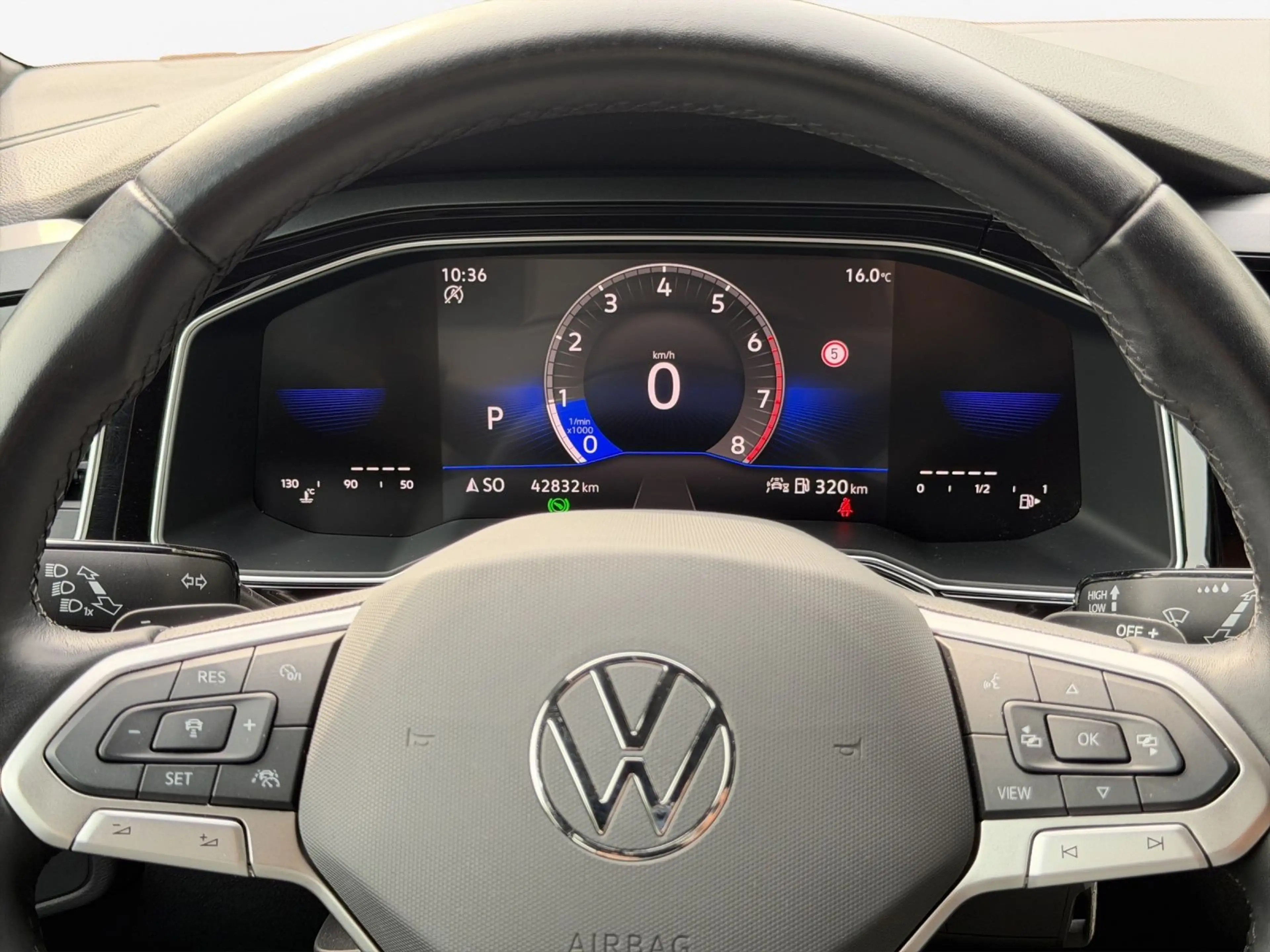 Volkswagen Polo 1.0 TSI DSG R-Line *IQ.Light*Virtual*PDC*SH — photo 9