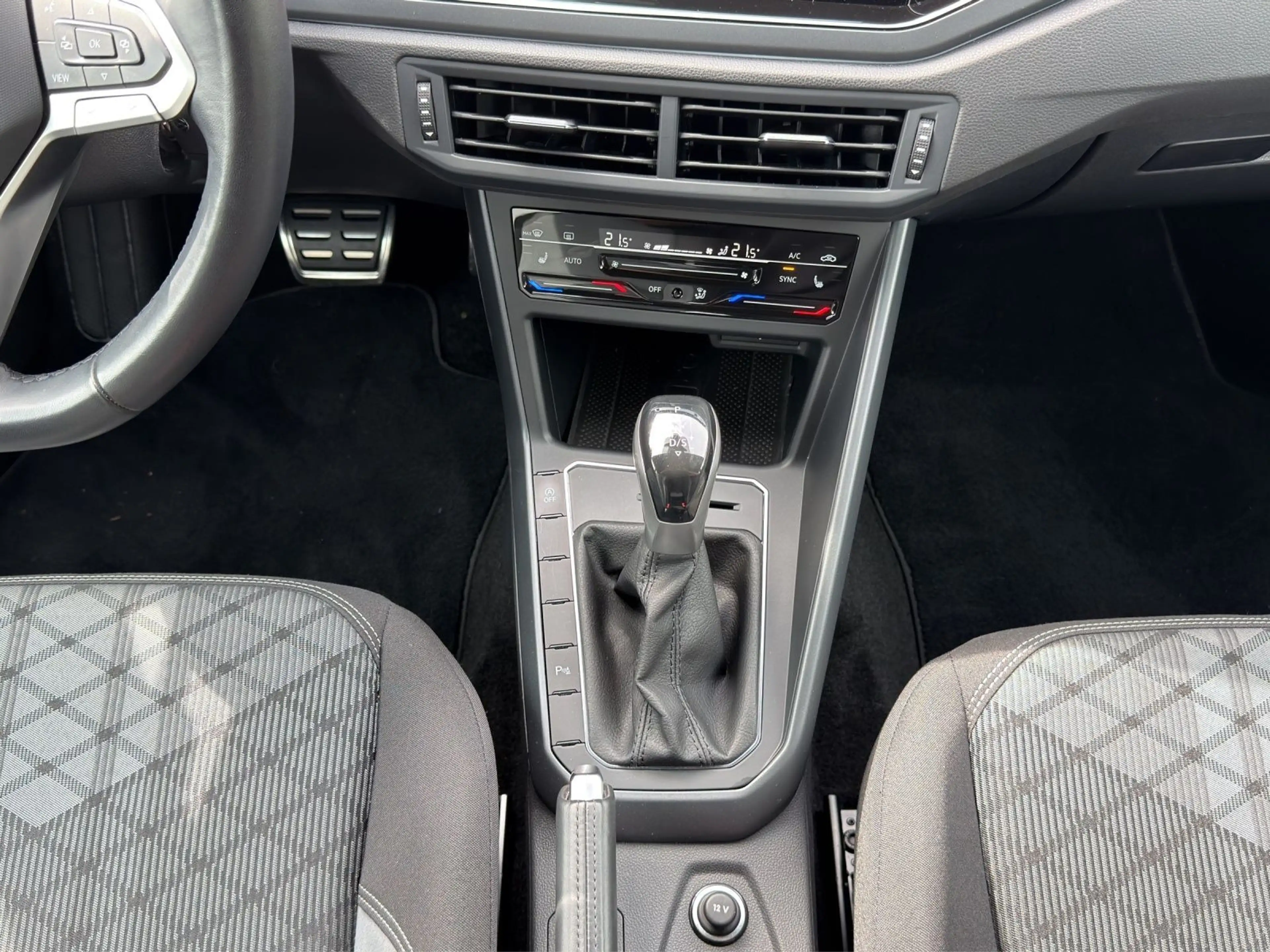 Volkswagen Polo 1.0 TSI DSG R-Line *IQ.Light*Virtual*PDC*SH — photo 7