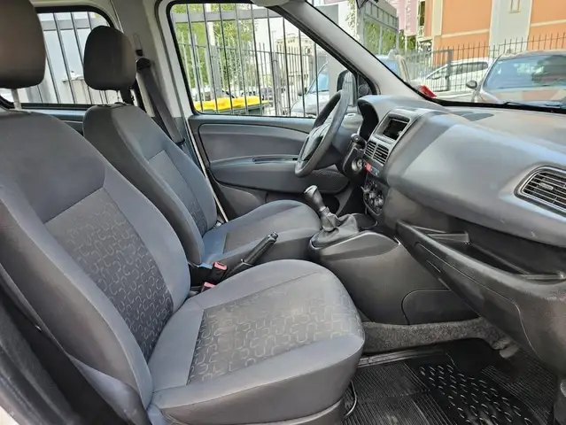 Fiat Doblo view 9