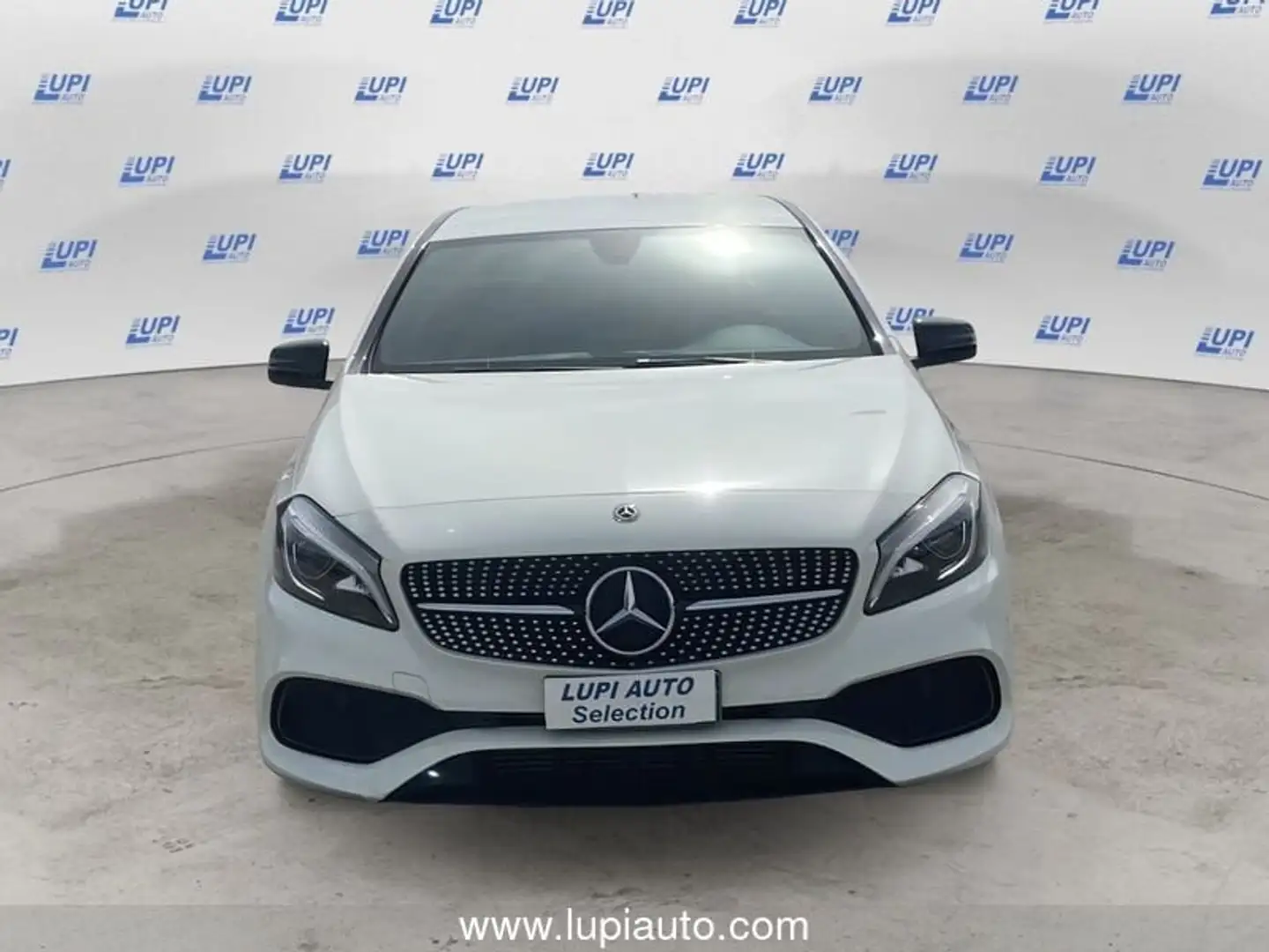 Mercedes-Benz A 180 A 180 d Premium Next auto Beyaz - 2