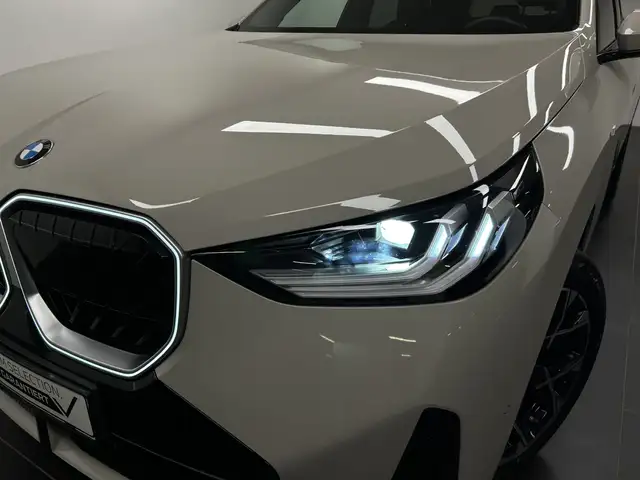 BMW X3 view 8