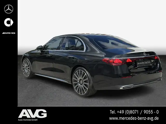 Mercedes-Benz E-Class view 4