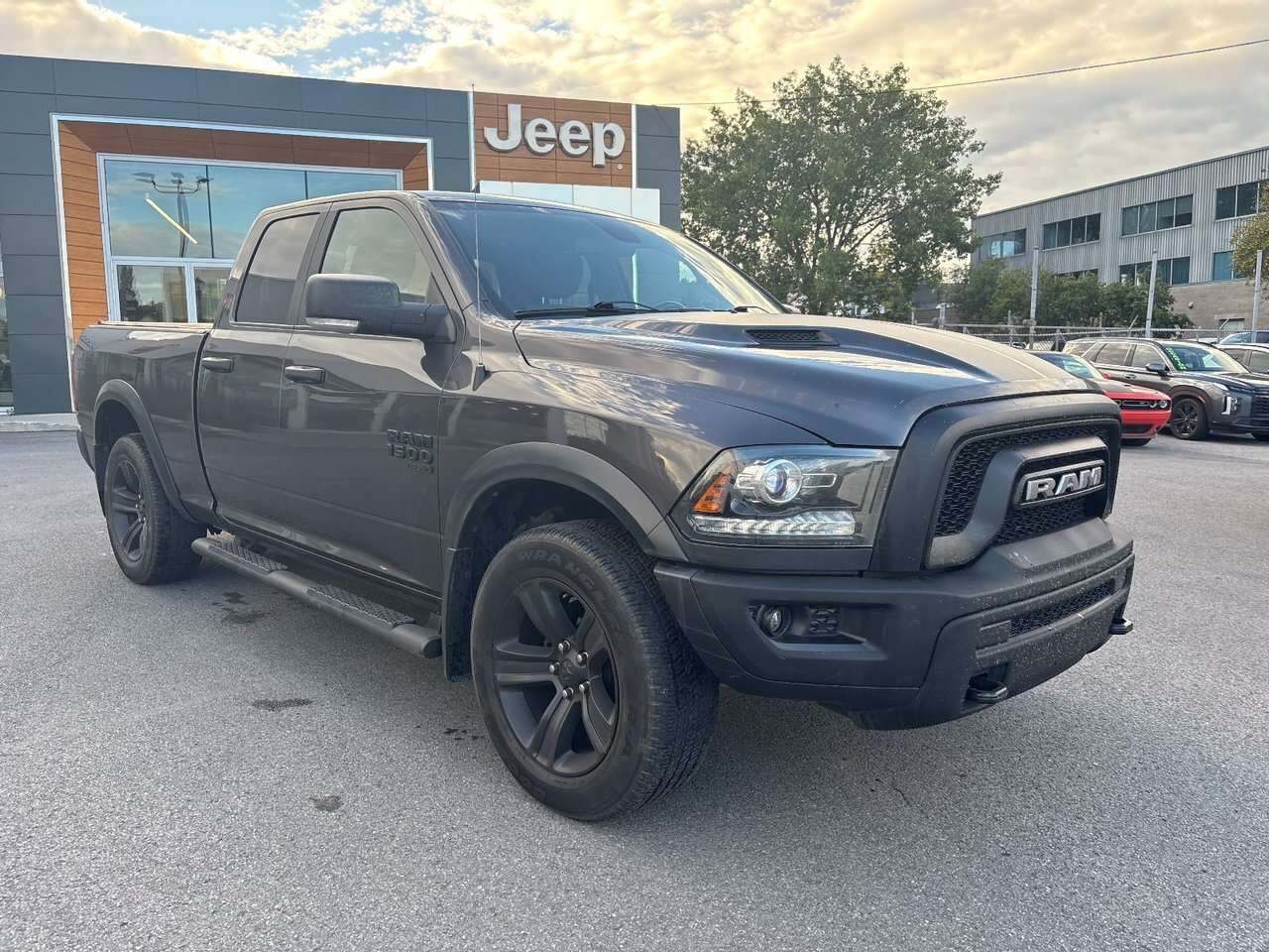 2021 RAM 1500 Warlock 1 OWNER + NO ACCIDENTS + RUNNING BOARDS + — снимка 1