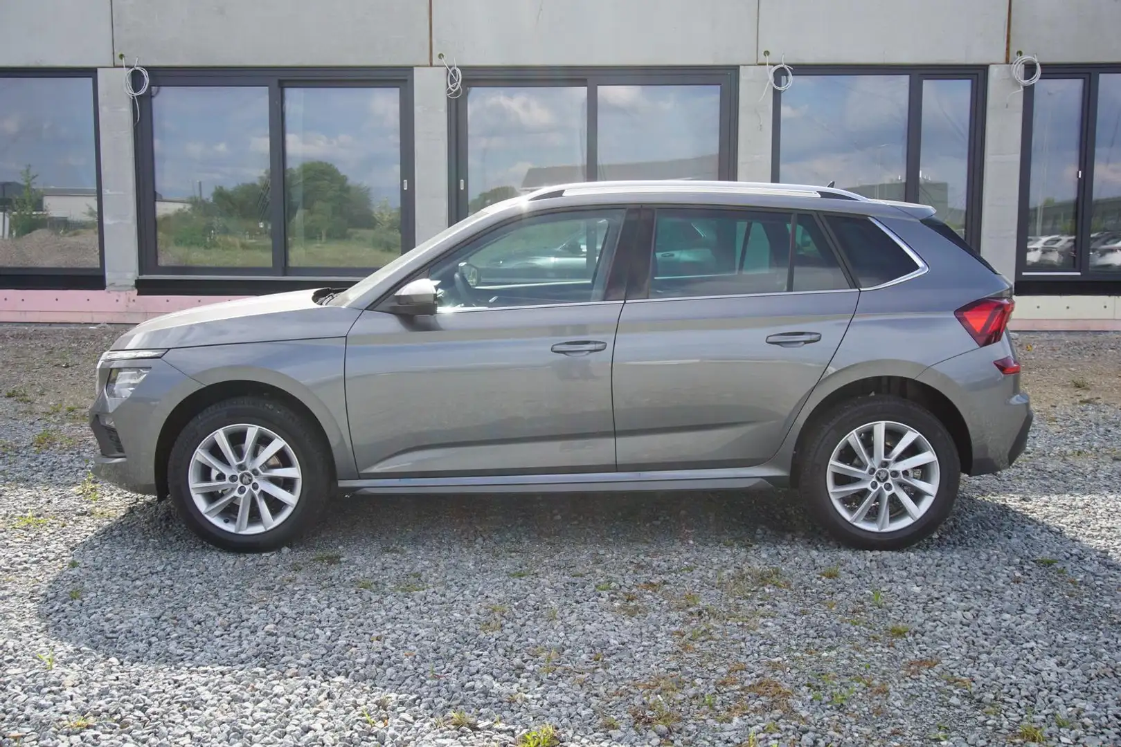 Skoda Kamiq 1.0TSI DSG AHK Navi/MirrorLi Matrix Kamera Gris - 2