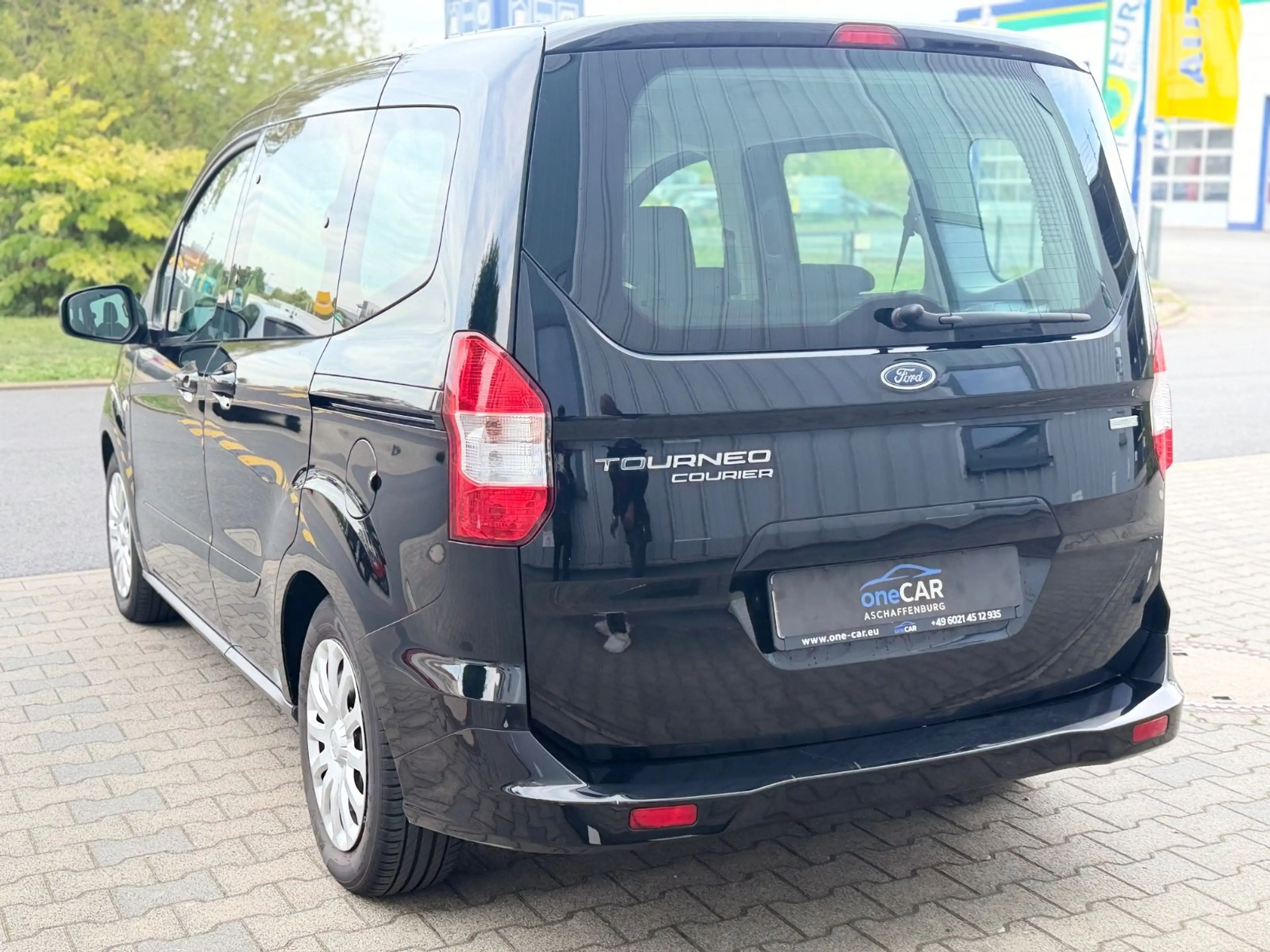 Ford Tourneo Courier 5-Sitzer — photo 12