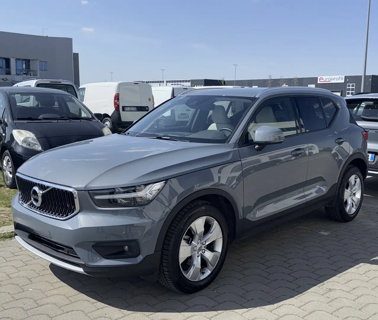 Volvo XC40 1.5 t3 Momentum Pro 163cv auto my21 - 2