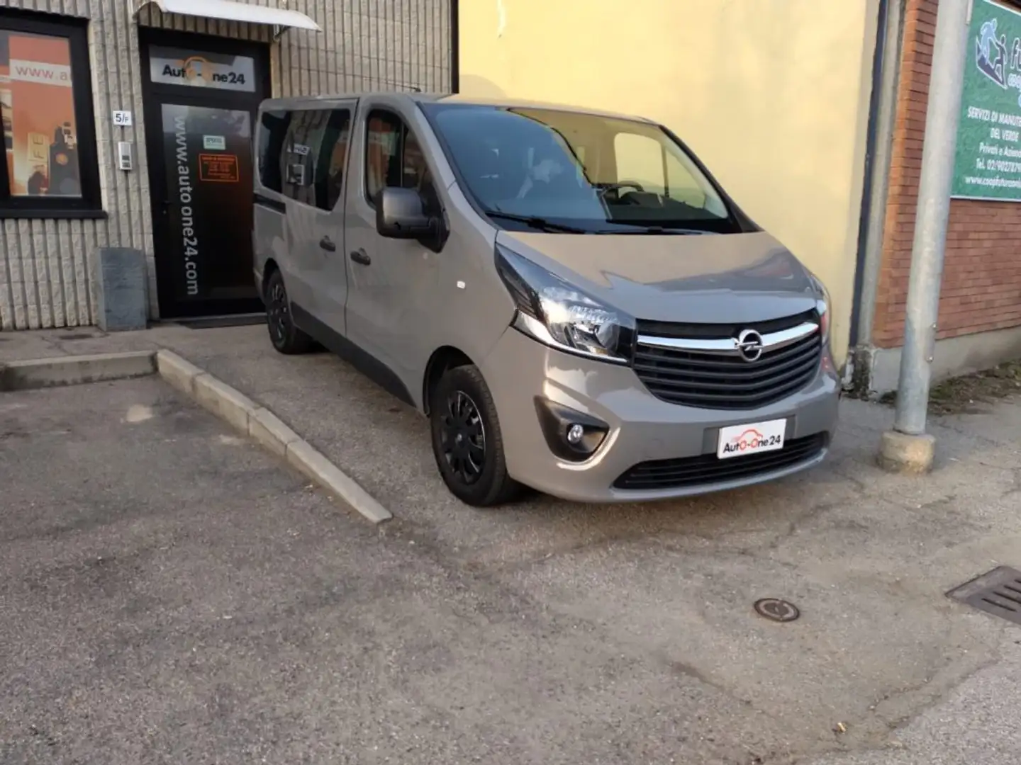 Opel Vivaro 1.6 BiTurbo S&S EcoFLEX PL-TN Furgone Sport Grigio - 1