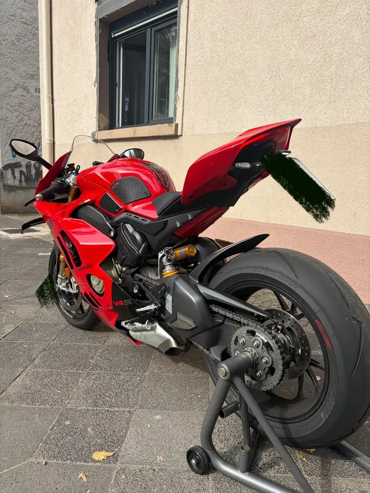 Ducati Panigale V4 S