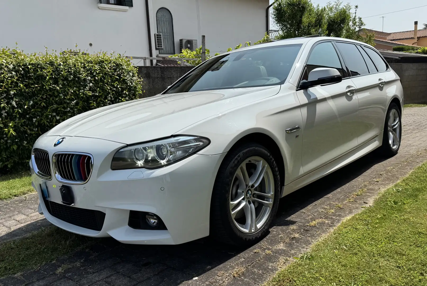 BMW 530 530d Xdrive Touring MSport Bianco - 1