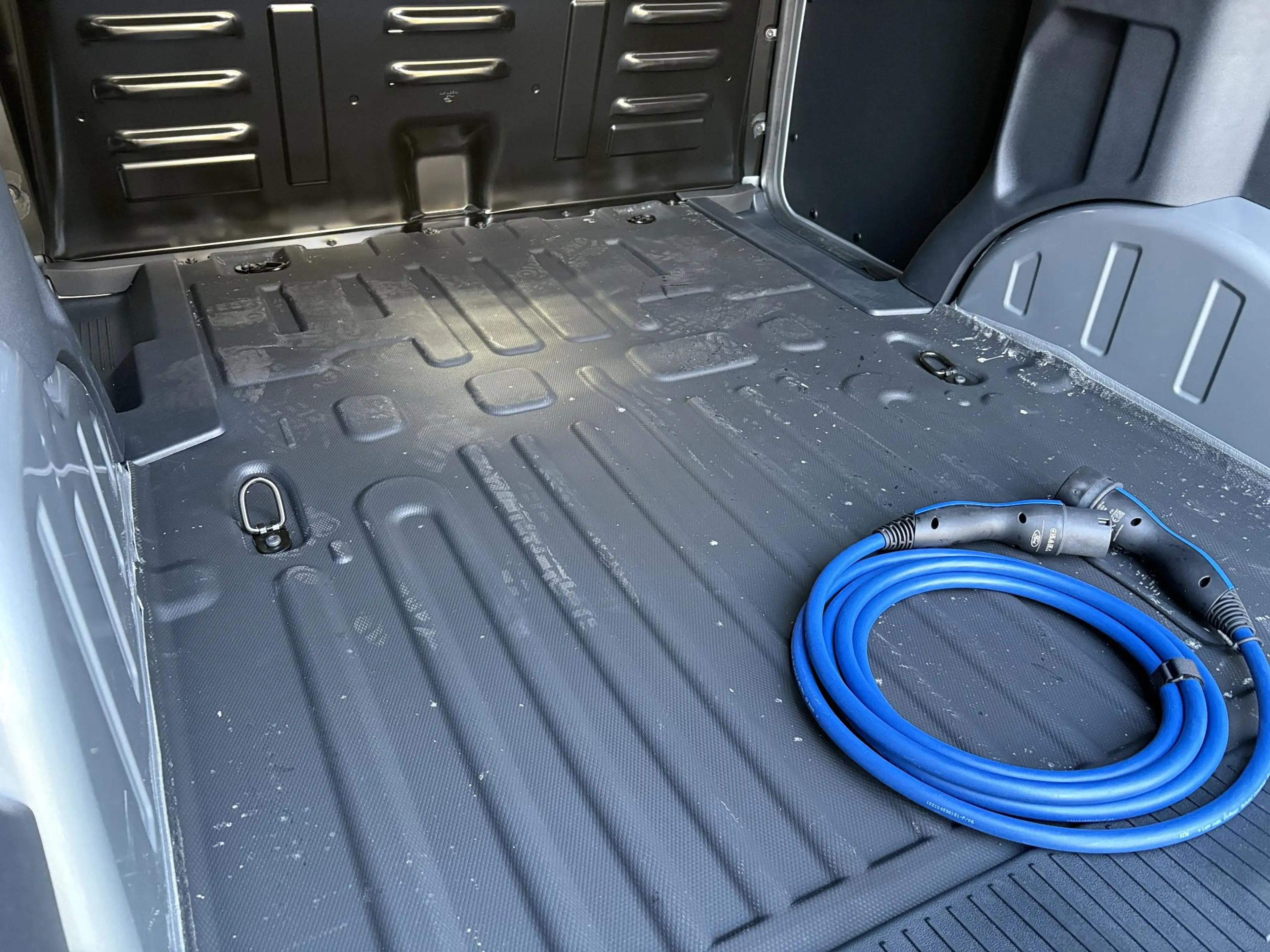Ford Transit Courier E-Transit Limited 44 kWh 136pk | Adaptive cruise c — photo 11