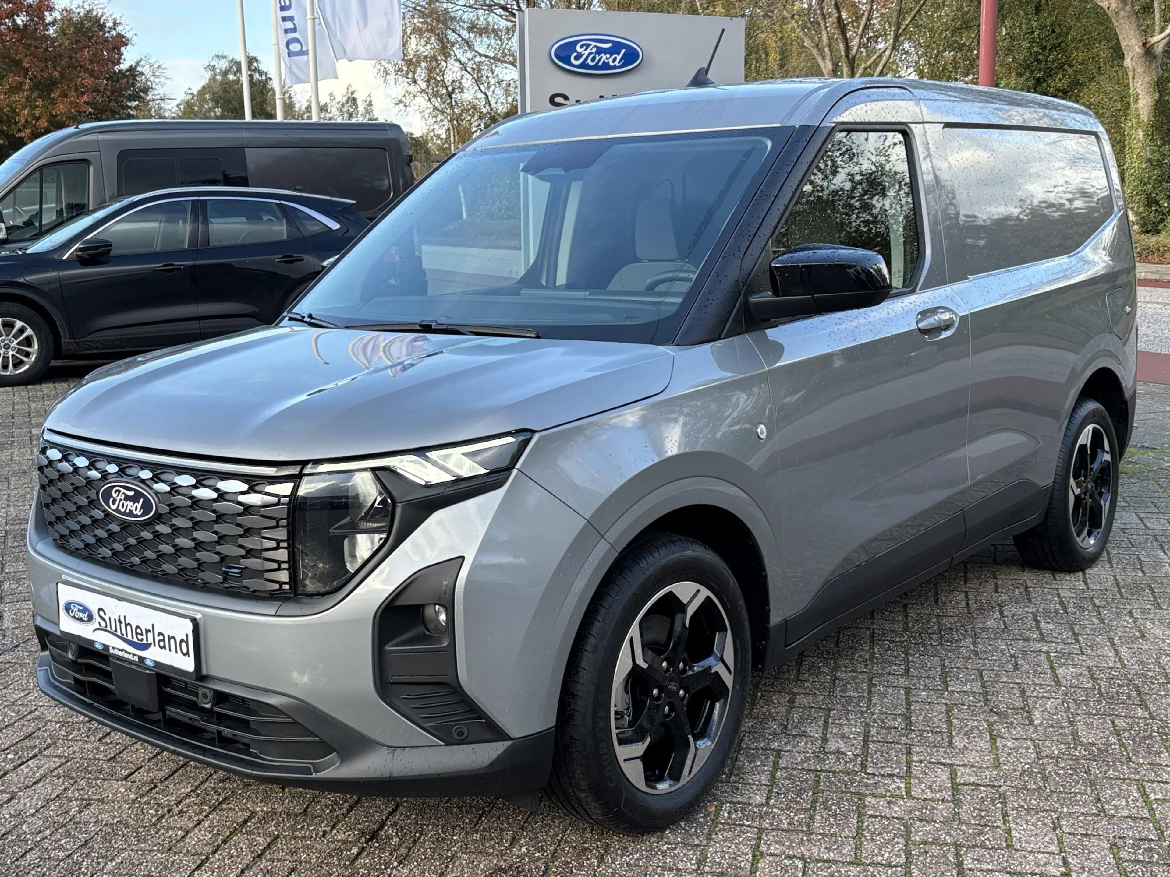 Ford Transit Courier E-Transit Limited 44 kWh 136pk | Adaptive cruise c — photo 3