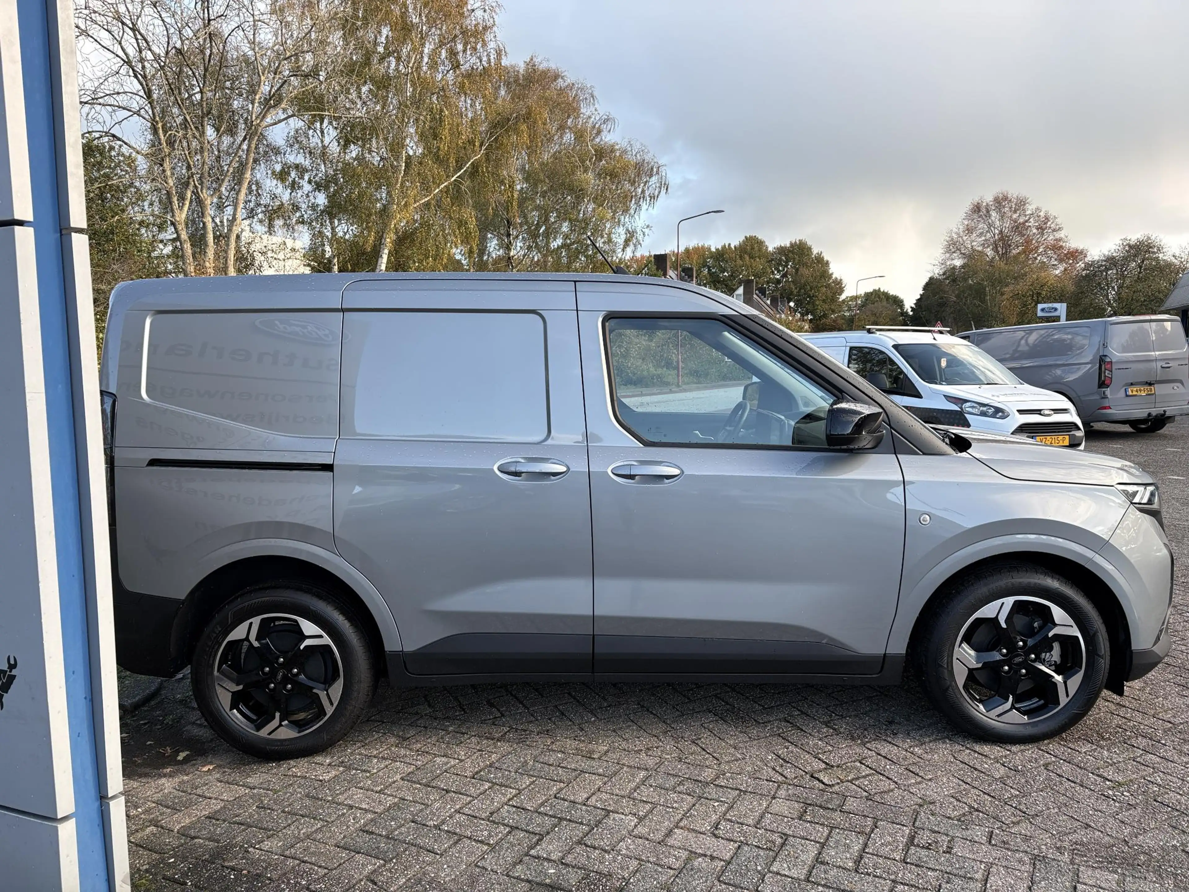 Ford Transit Courier E-Transit Limited 44 kWh 136pk | Adaptive cruise c — photo 8