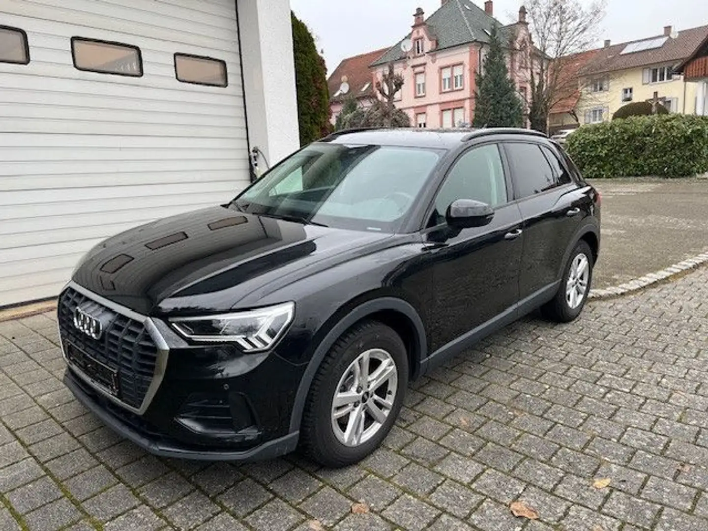 Audi Q3 35 TFSI 150 S tronic Nav/Kamera/ACC+ SHZ Schwarz - 2