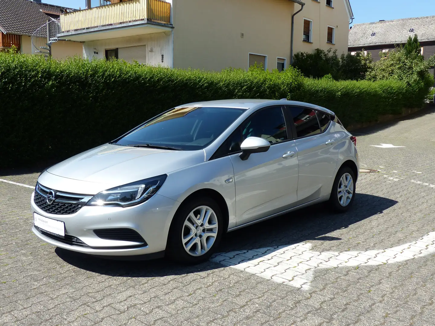 Opel Astra 1.6 D (CDTI) Edition Silber - 1