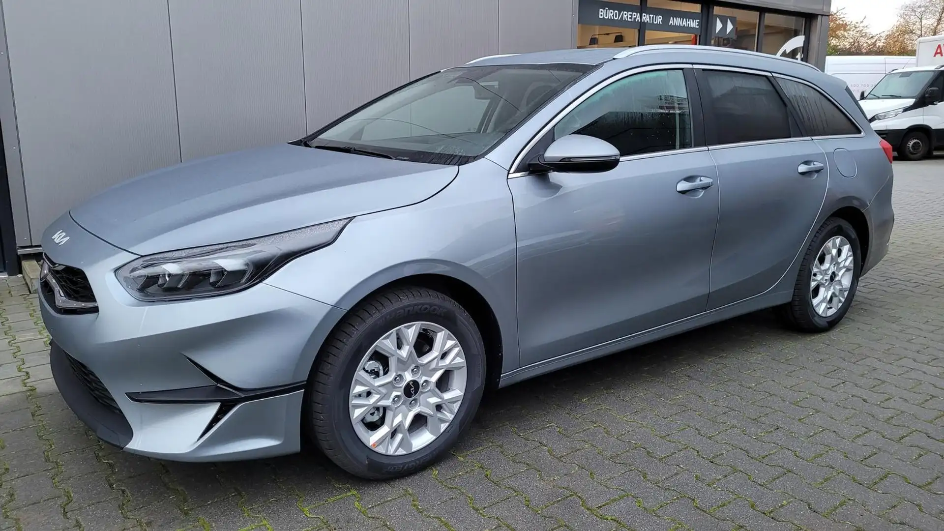 Kia Ceed SW / cee'd SW Sportswagon TOP AT Top*VollLED*Navi*Shzg*PDC*Ca... Silber - 1