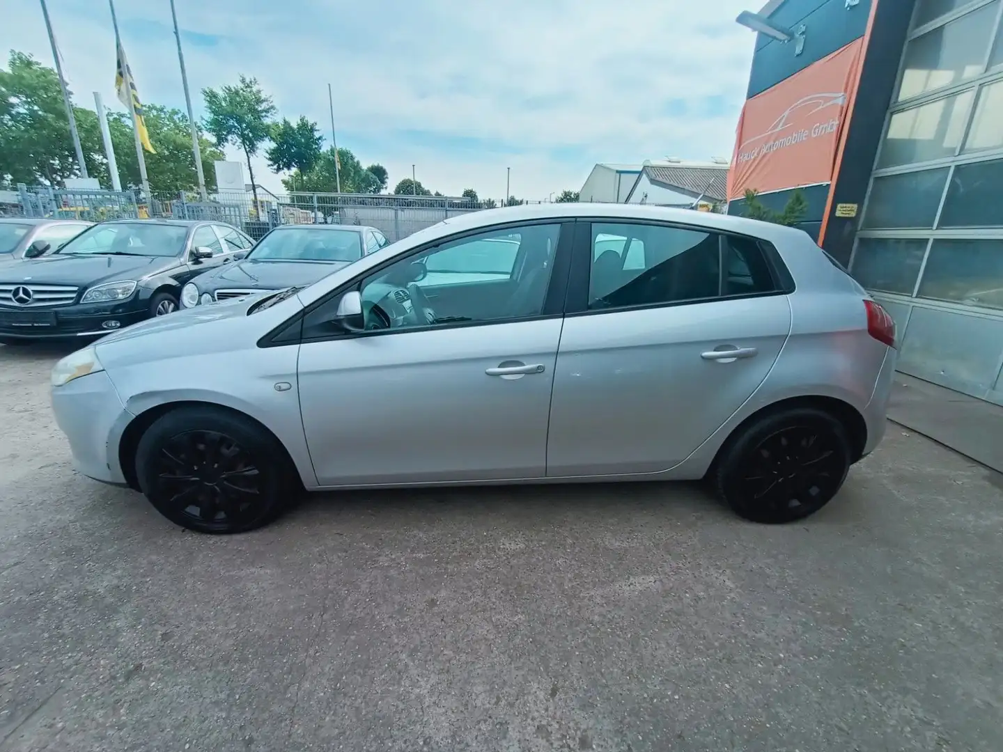 Fiat Bravo 1.4 16V Dynamic/Klima/Allwetter/1.Hand Grau - 2