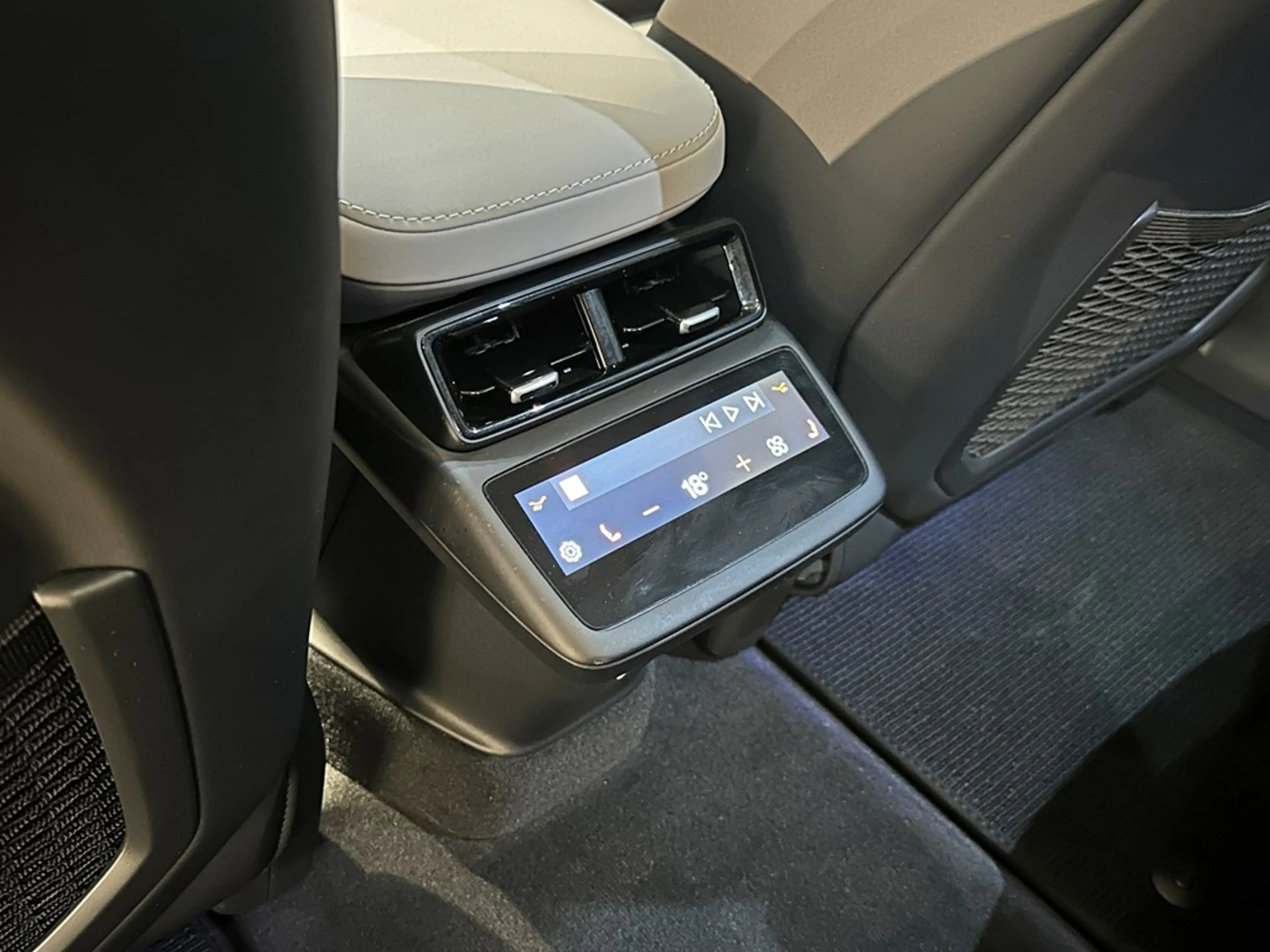 Polestar 4 Long Range — photo 7