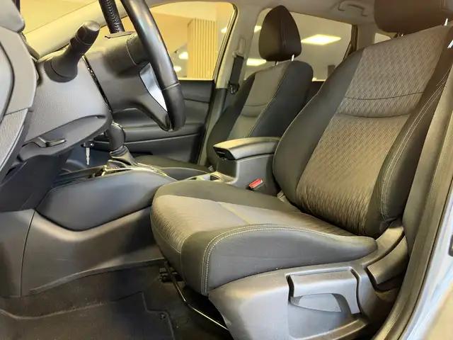 Nissan X-Trail view 27