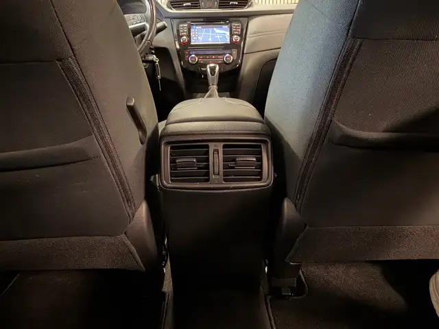 Nissan X-Trail view 18