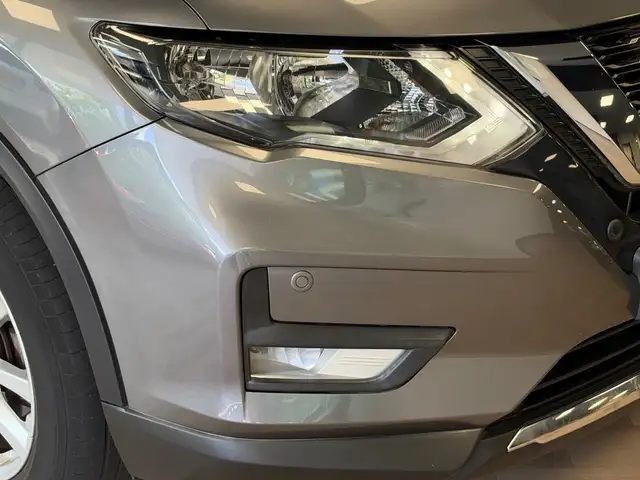 Nissan X-Trail view 5