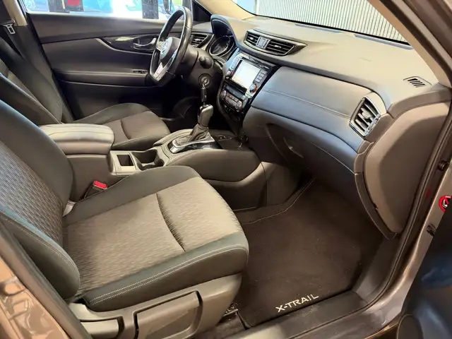 Nissan X-Trail view 14