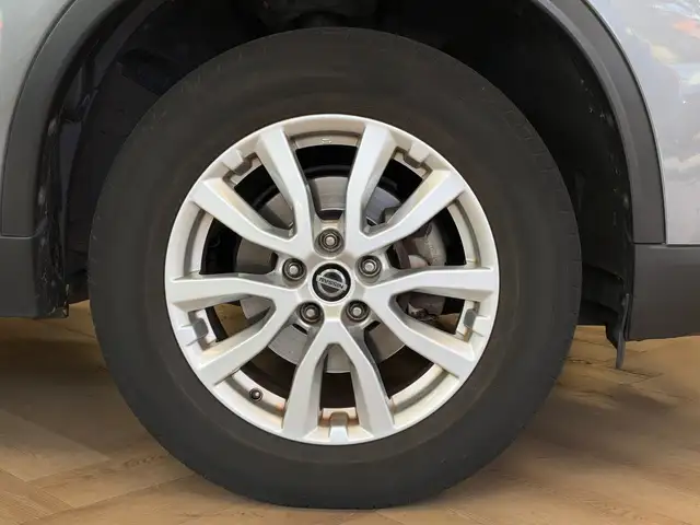 Nissan X-Trail view 6