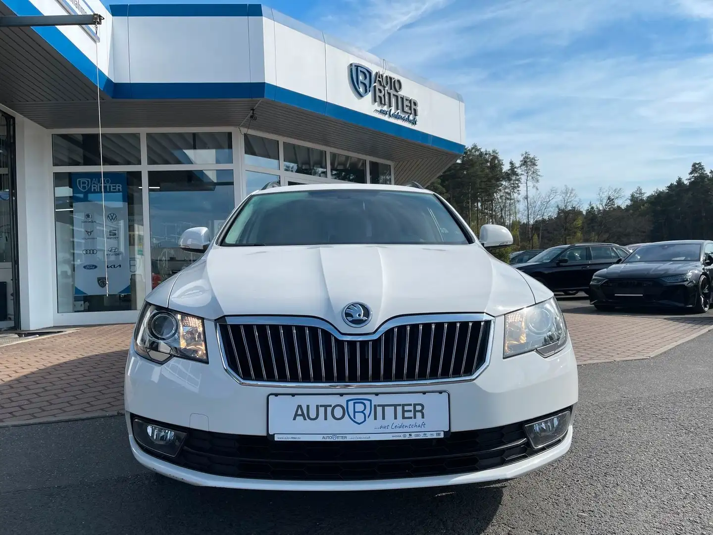 Skoda Superb Combi Active Kombi 1.4 TSI AHK|NAV|APP... Weiß - 2