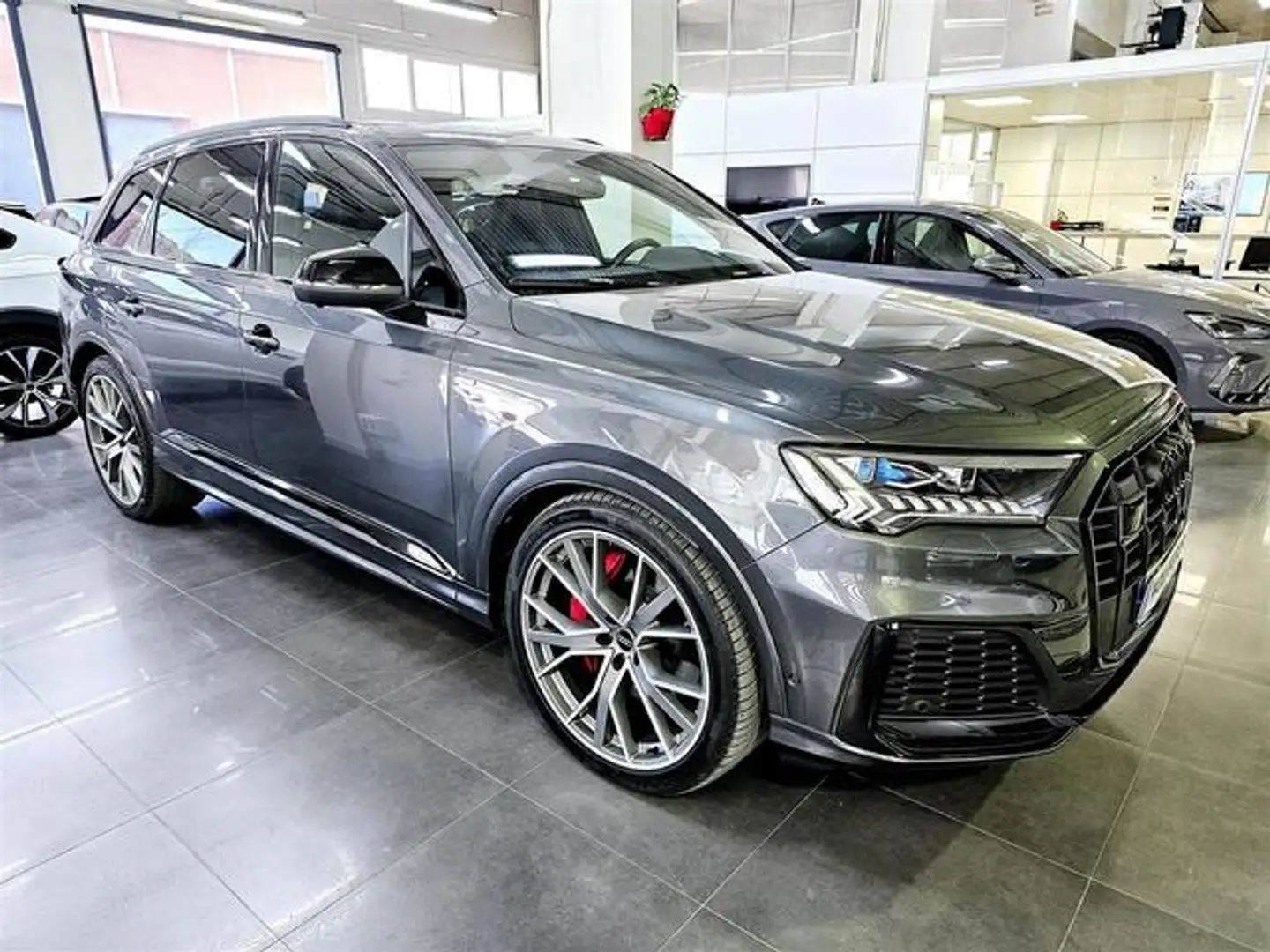 Audi Q7 60 TFSIe Black line Plus quattro tiptronic Gris - 2