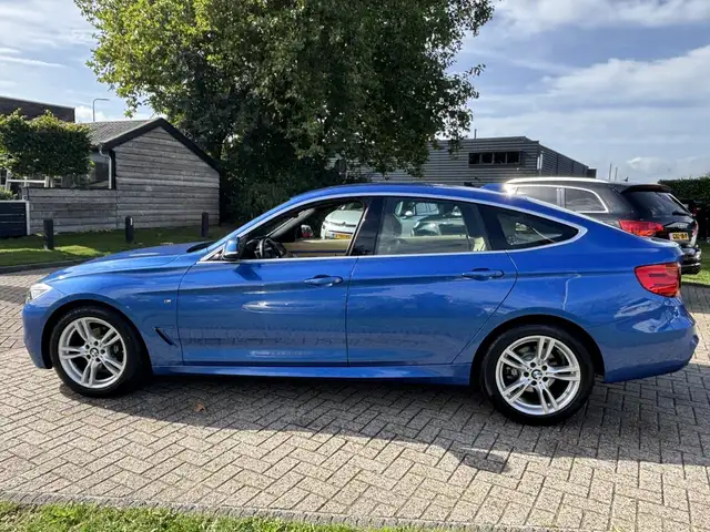 BMW 3 Series view 7