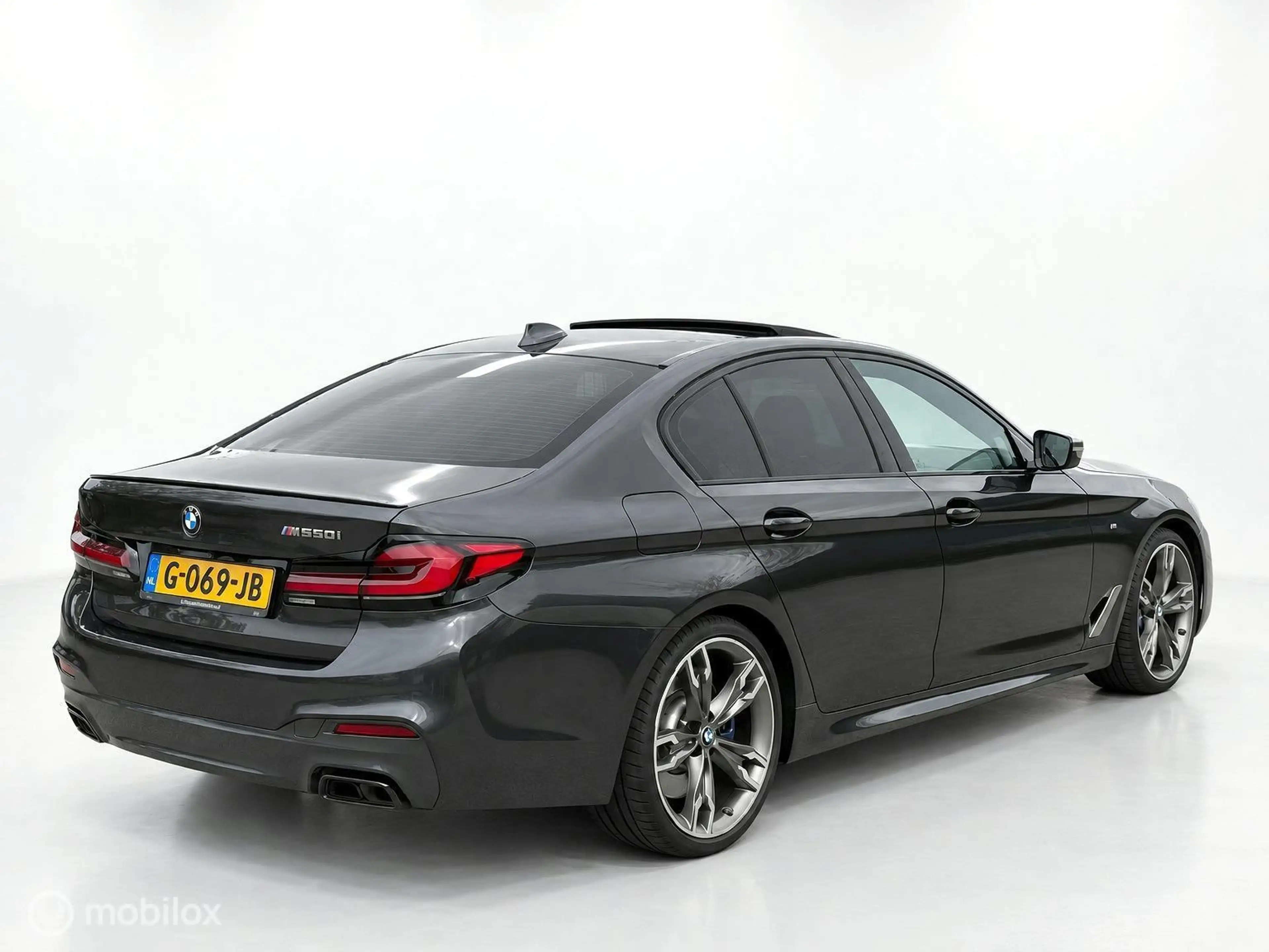 BMW M550 5-serie M550i xDrive High Executive B&W|360CAM|MEM — photo 4