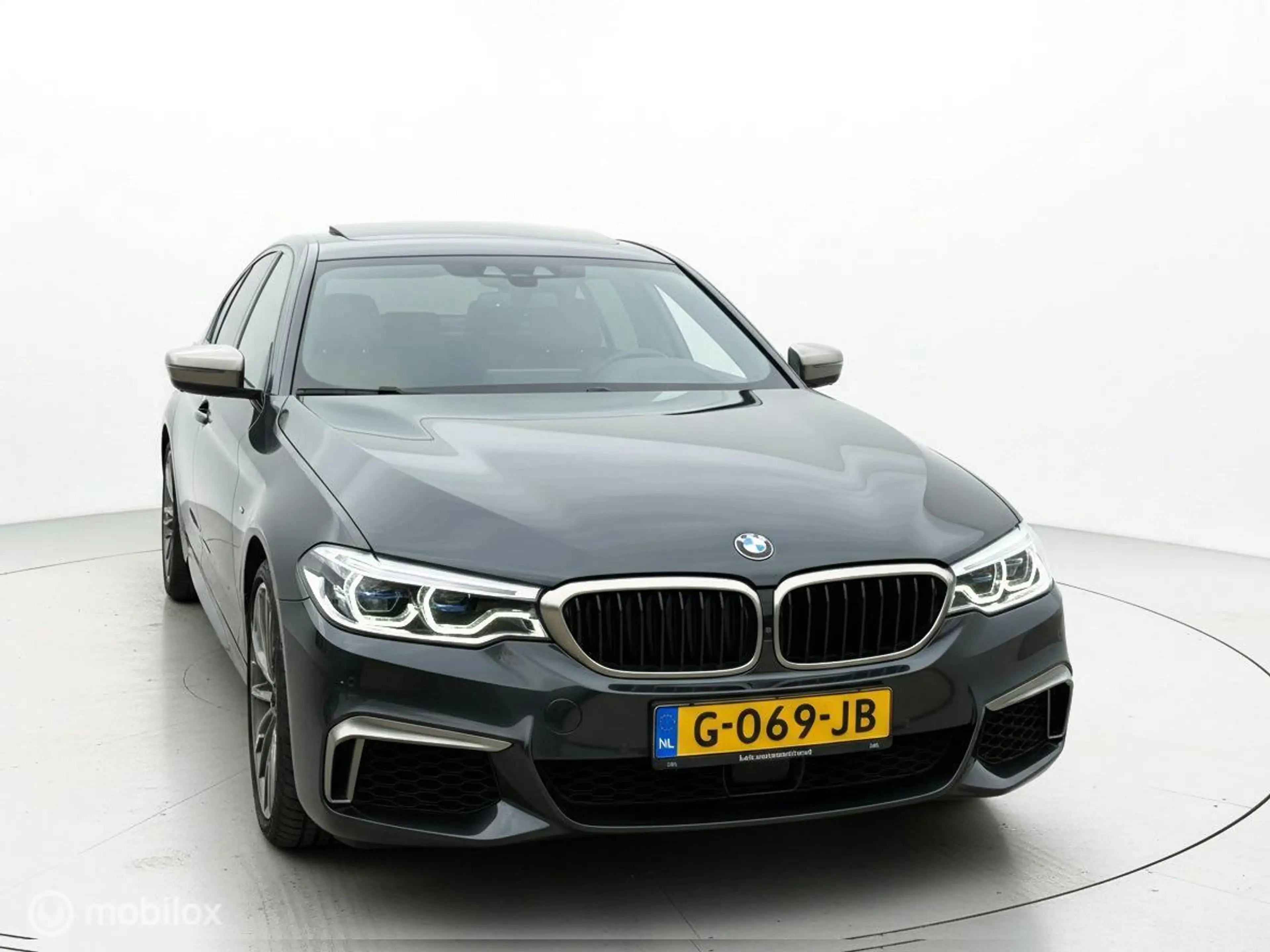 BMW M550 5-serie M550i xDrive High Executive B&W|360CAM|MEM — photo 5