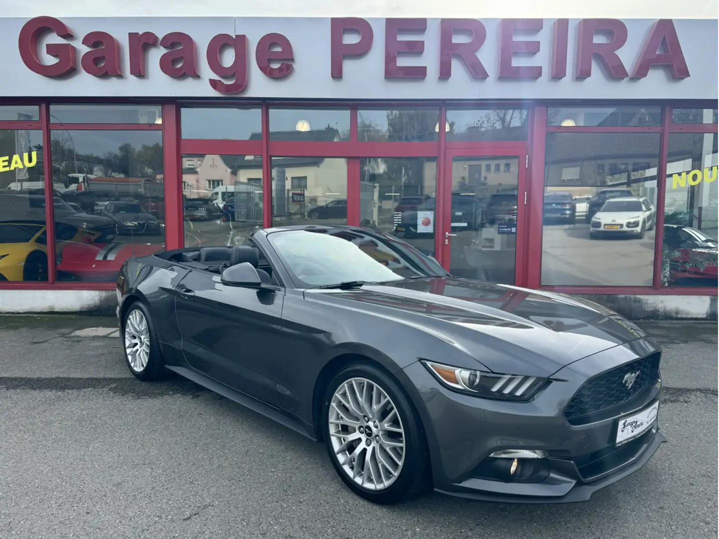 Ford Mustang 2.3 ECOBOOST CABRIO EUROPA Model COC AUTO 1 Hand Gris - 1